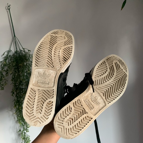 adidas black and white High Tops in a size 5 1/5US - Picture 6 of 6